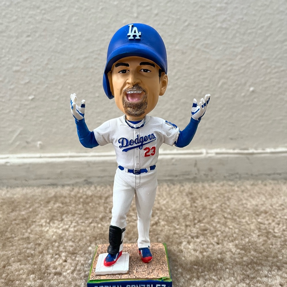 Bobblehead - Picture 12 of 13